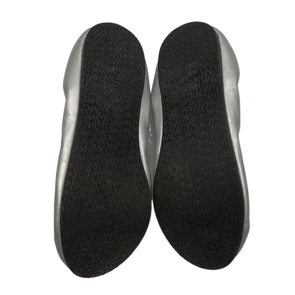 MICHAEL Michael Kors Silver Francesca Signature Ballet Flats Size 4 Girl's
